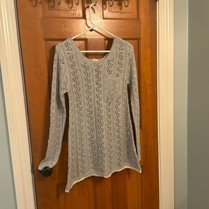 Light weight sweater